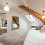 Apartmán Historic Center, 74 M2, Terrace, Rooftop Views *